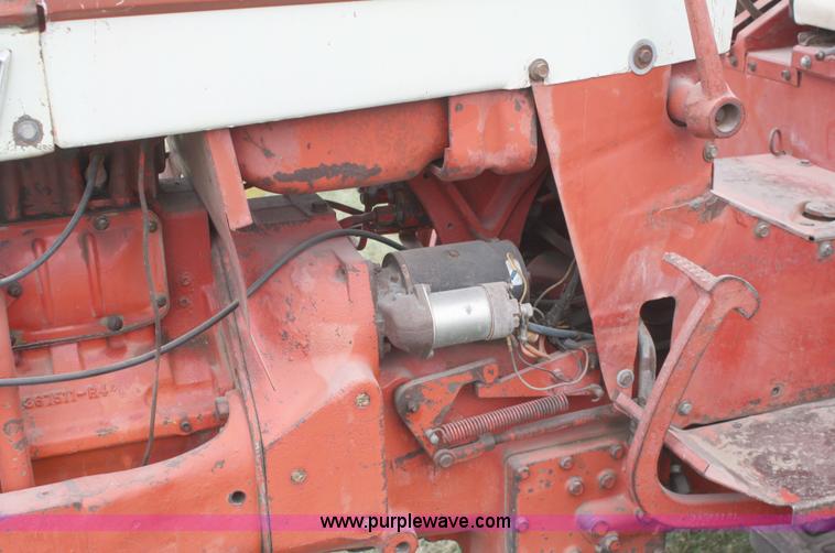 image for item A6508 1971 International 656 tractor