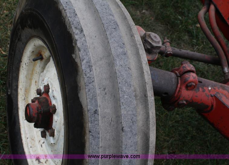 image for item A6508 1971 International 656 tractor