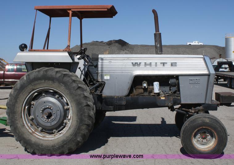 image for item A6515 1976 White Field Boss 2-70 tractor