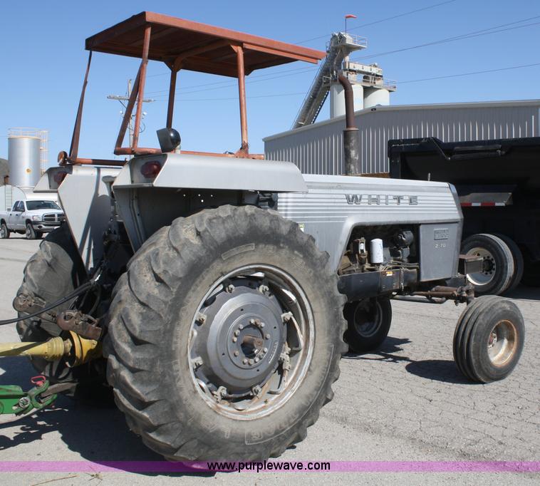 image for item A6515 1976 White Field Boss 2-70 tractor