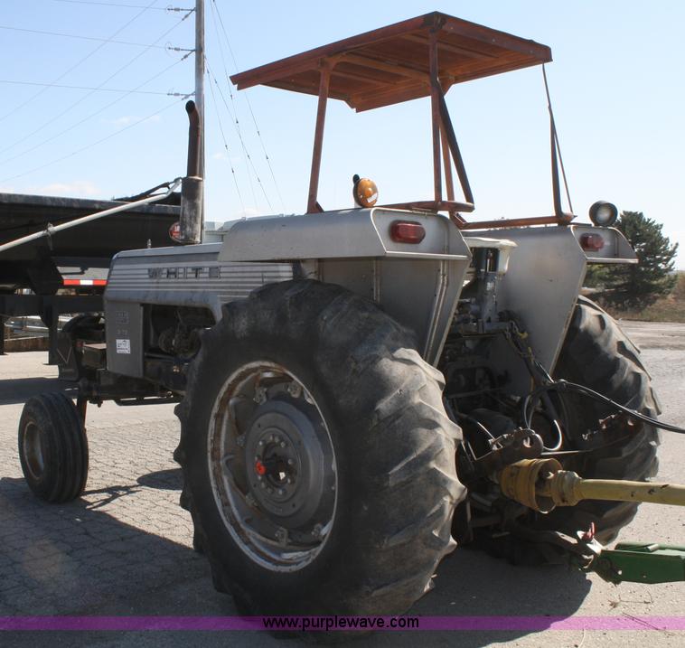 image for item A6515 1976 White Field Boss 2-70 tractor