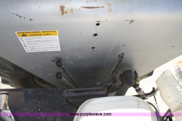 image for item A6515 1976 White Field Boss 2-70 tractor