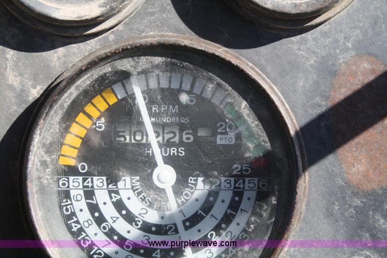 image for item A6515 1976 White Field Boss 2-70 tractor