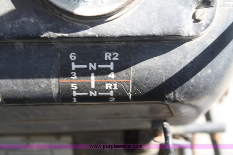 image for item A6515 1976 White Field Boss 2-70 tractor