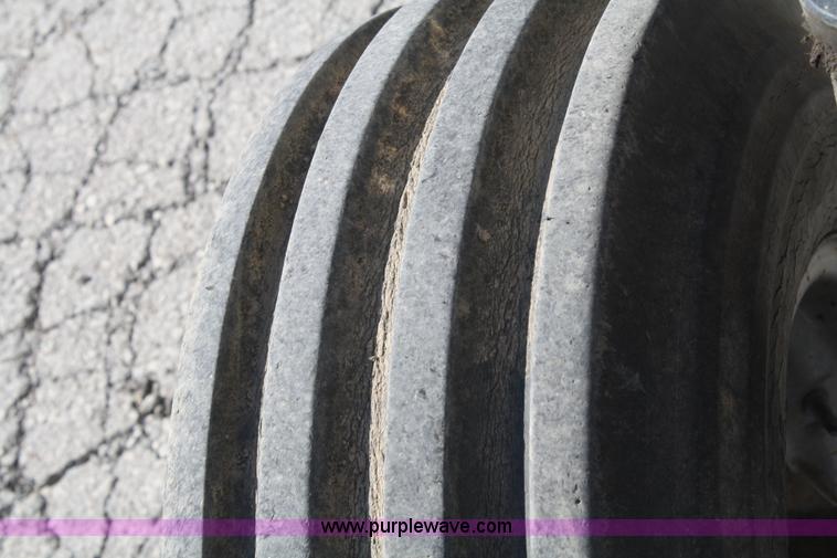 image for item A6515 1976 White Field Boss 2-70 tractor