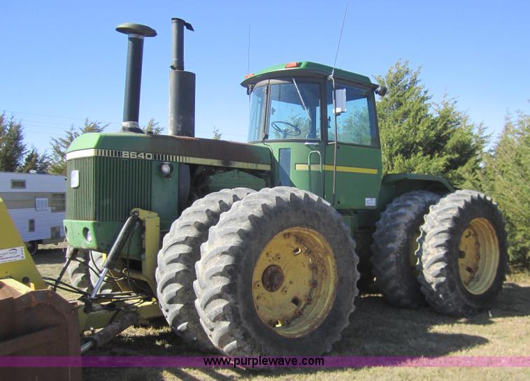 image for item B5520 1981 John Deere 8640 4WD tractor