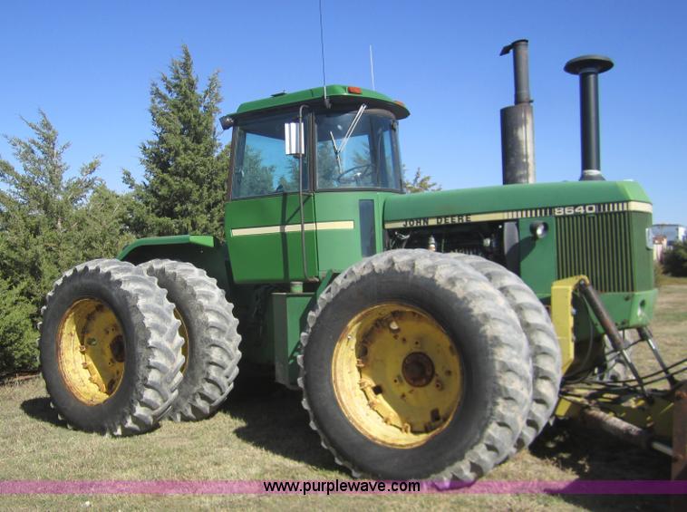 image for item B5520 1981 John Deere 8640 4WD tractor