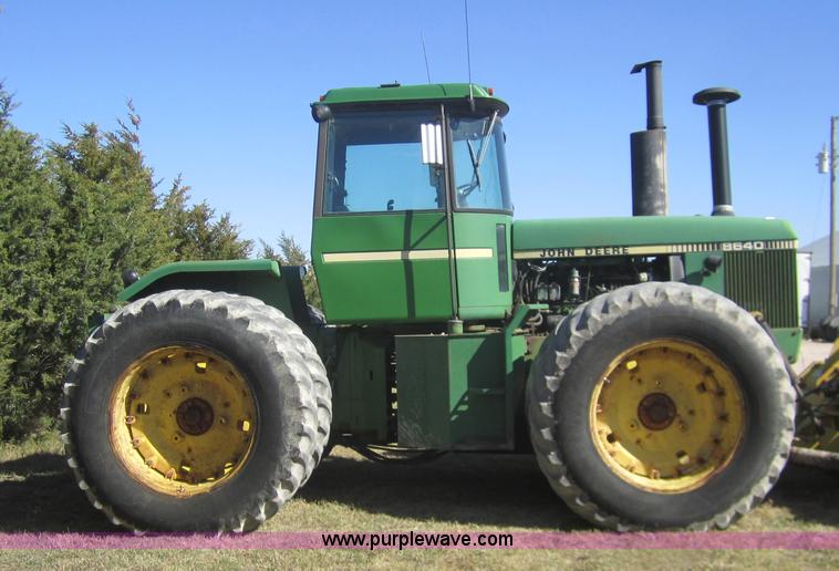 image for item B5520 1981 John Deere 8640 4WD tractor