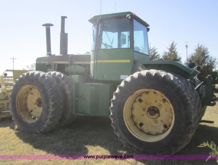 image for item B5520 1981 John Deere 8640 4WD tractor
