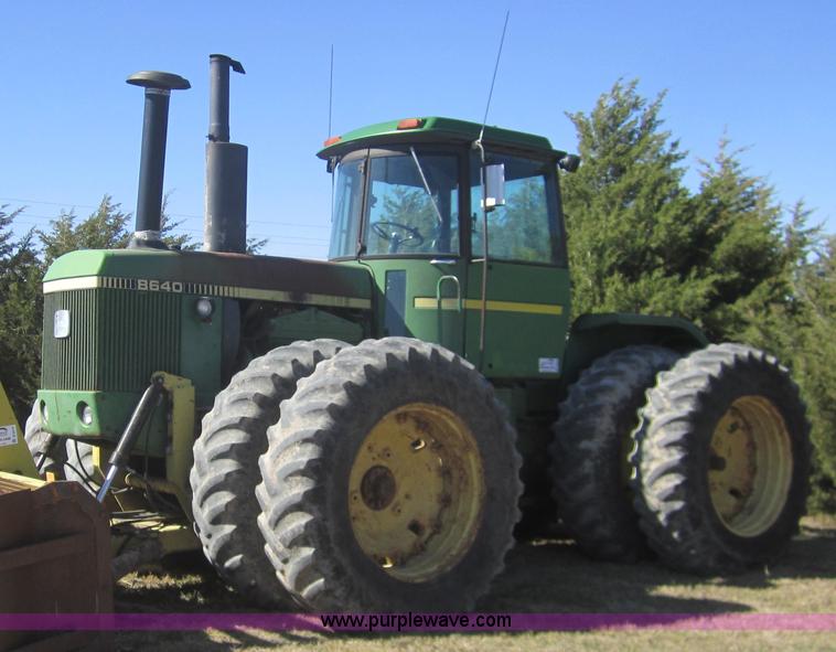 image for item B5520 1981 John Deere 8640 4WD tractor