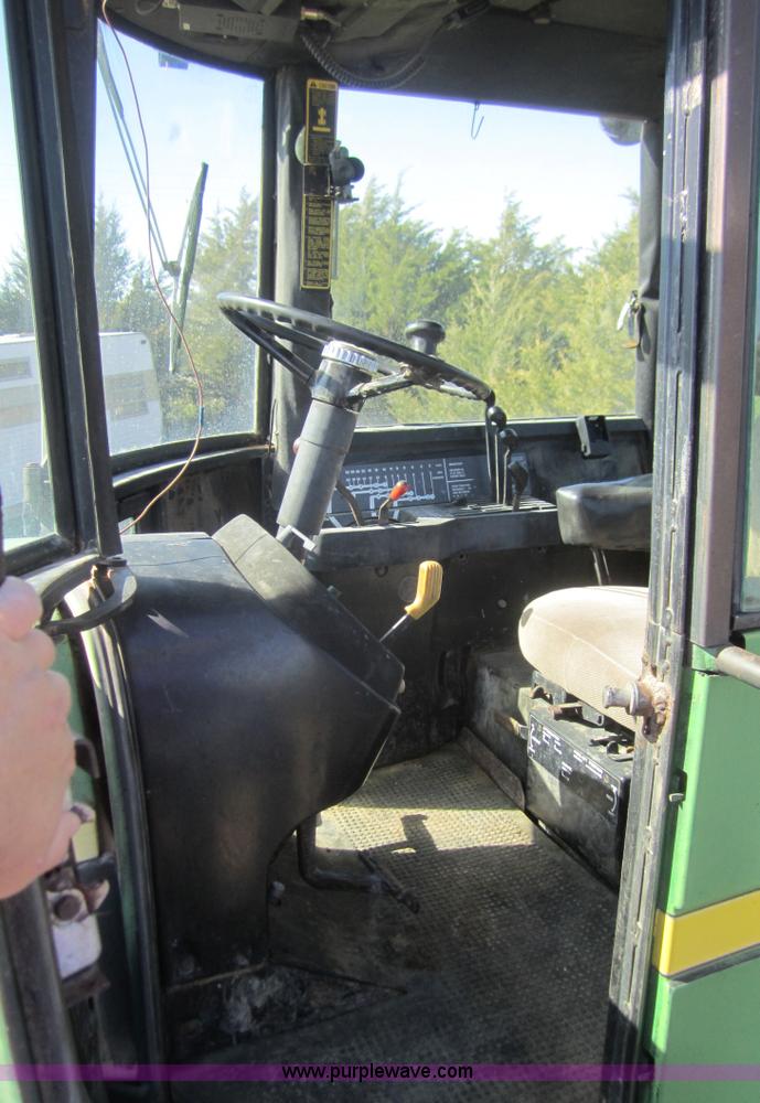 image for item B5520 1981 John Deere 8640 4WD tractor