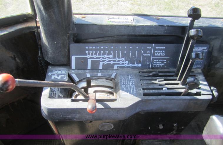 image for item B5520 1981 John Deere 8640 4WD tractor