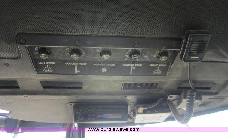 image for item B5520 1981 John Deere 8640 4WD tractor