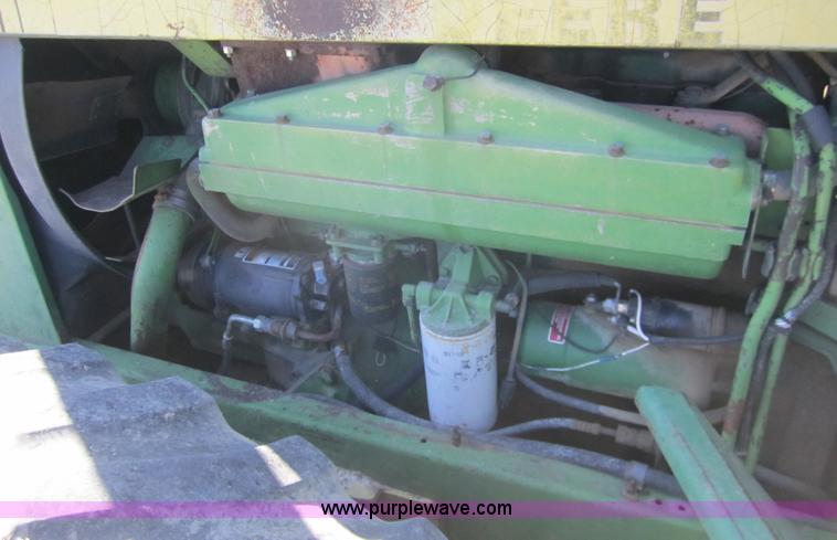 image for item B5520 1981 John Deere 8640 4WD tractor