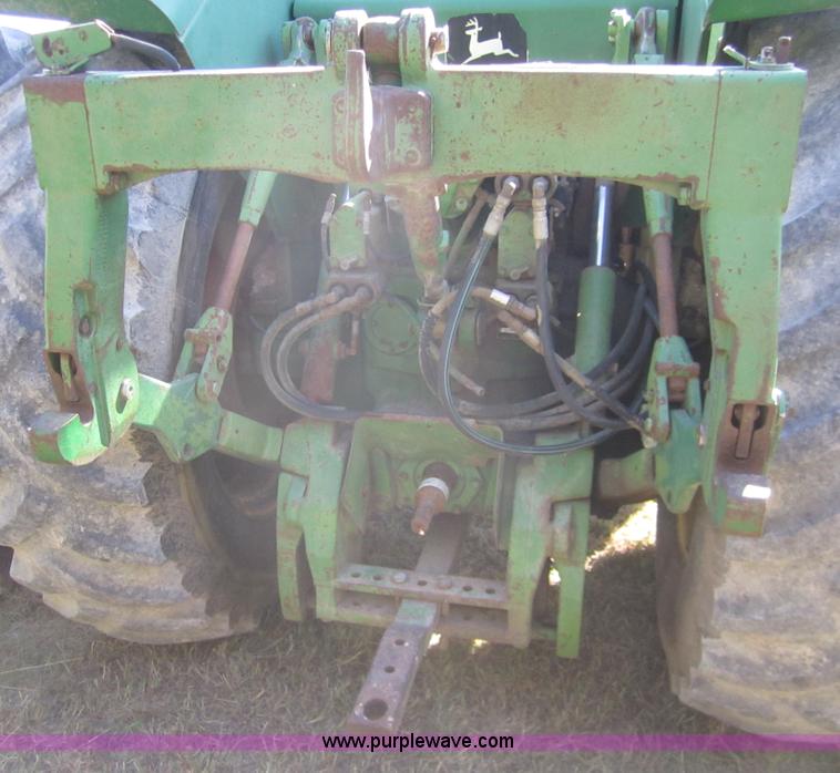 image for item B5520 1981 John Deere 8640 4WD tractor