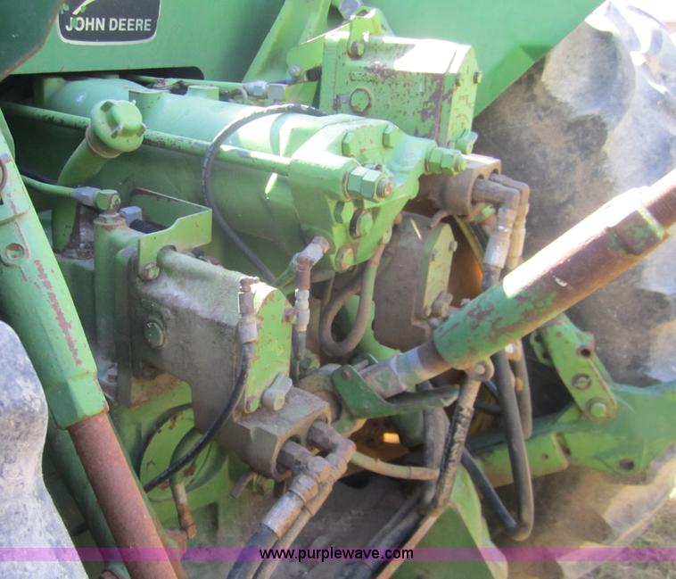 image for item B5520 1981 John Deere 8640 4WD tractor