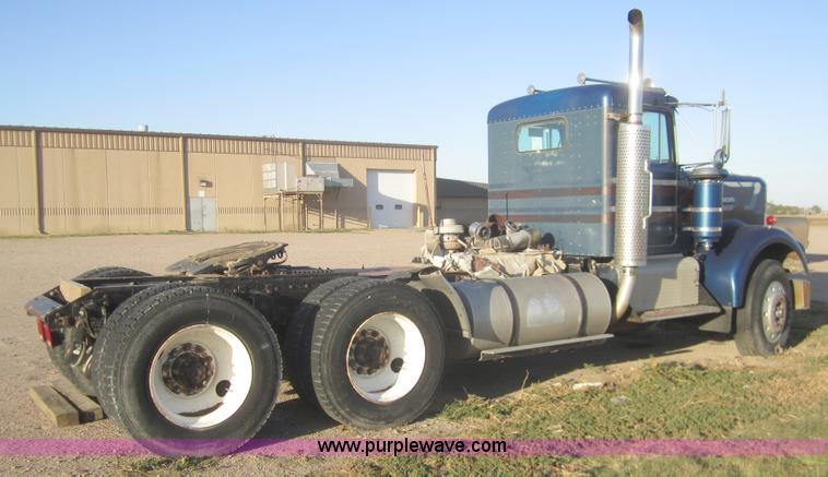 image for item B5529 1981 Kenworth W900 semi truck