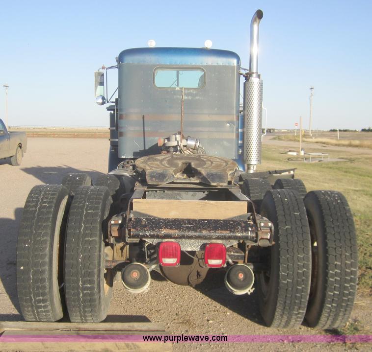 image for item B5529 1981 Kenworth W900 semi truck