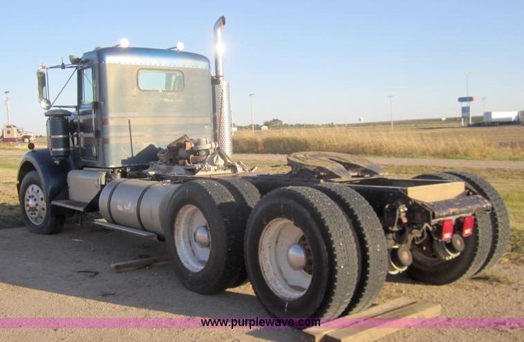 image for item B5529 1981 Kenworth W900 semi truck