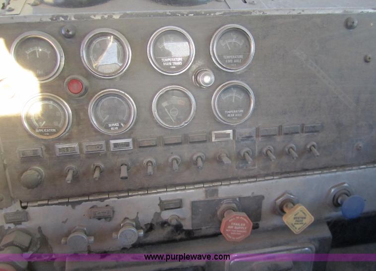 image for item B5529 1981 Kenworth W900 semi truck