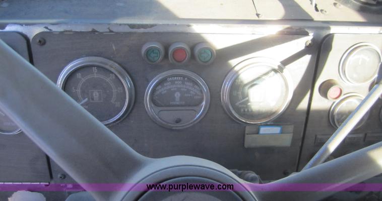 image for item B5529 1981 Kenworth W900 semi truck