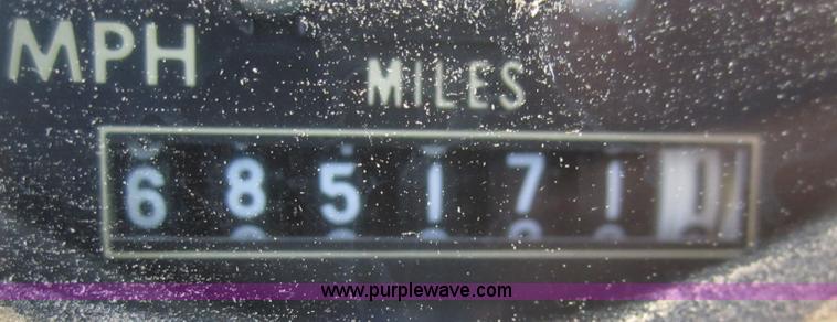 image for item B5529 1981 Kenworth W900 semi truck