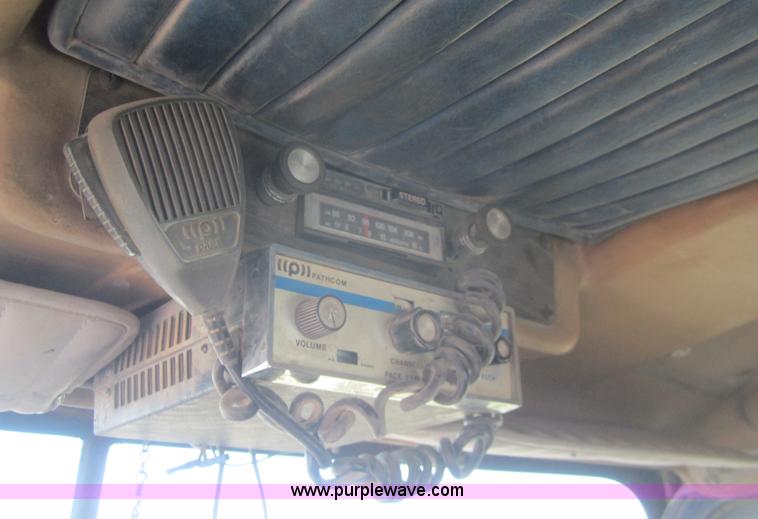 image for item B5529 1981 Kenworth W900 semi truck