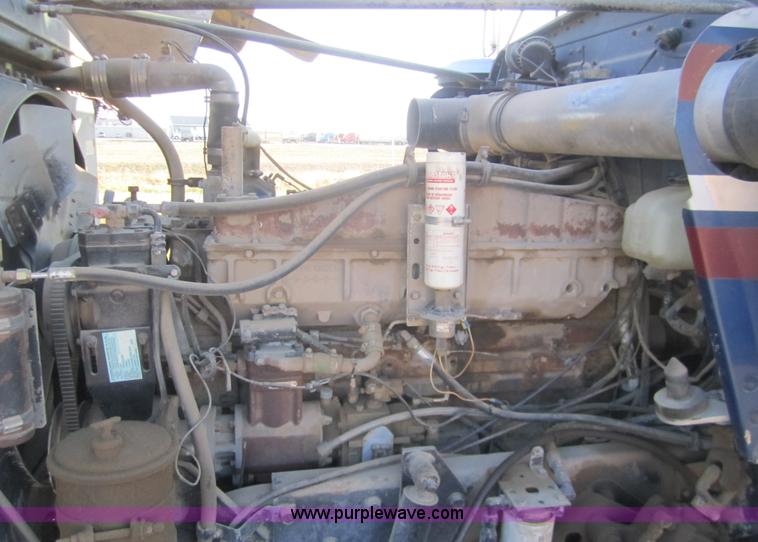 image for item B5529 1981 Kenworth W900 semi truck