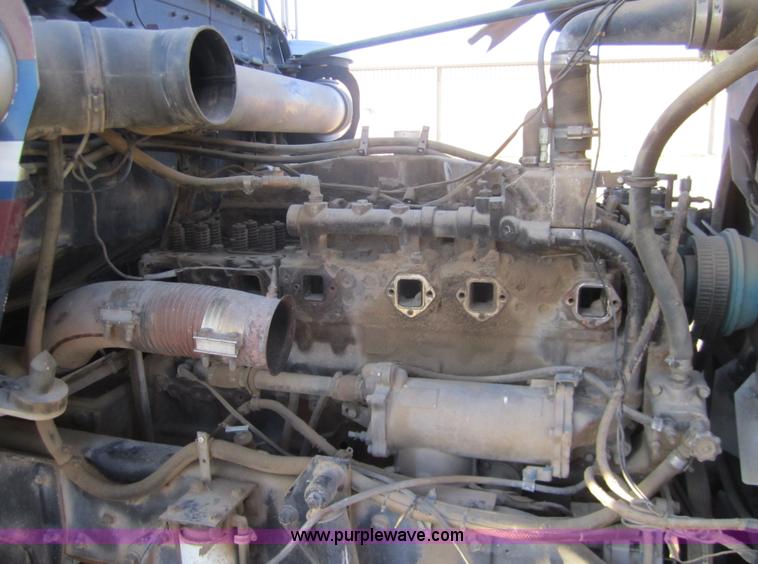 image for item B5529 1981 Kenworth W900 semi truck