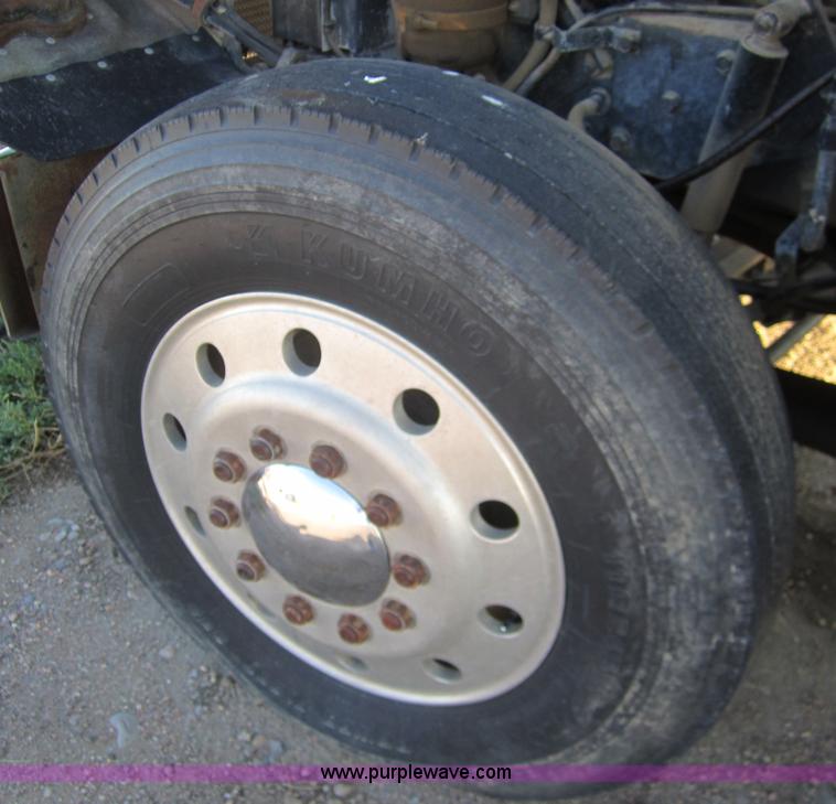 image for item B5529 1981 Kenworth W900 semi truck