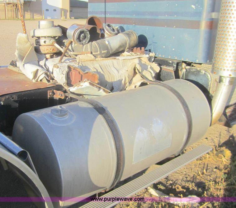 image for item B5529 1981 Kenworth W900 semi truck