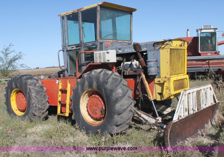 image for item B8520 1968 Versatile 4WD tractor