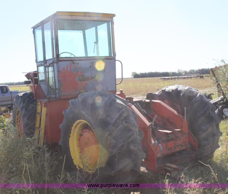 image for item B8520 1968 Versatile 4WD tractor