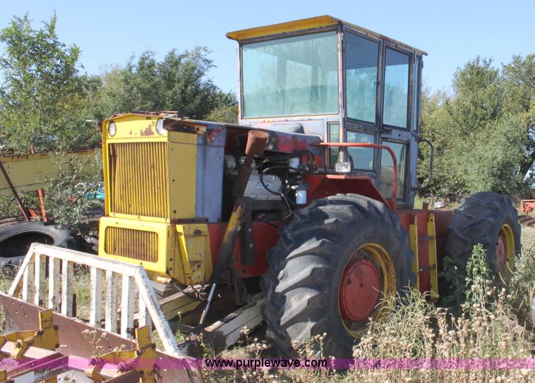 image for item B8520 1968 Versatile 4WD tractor