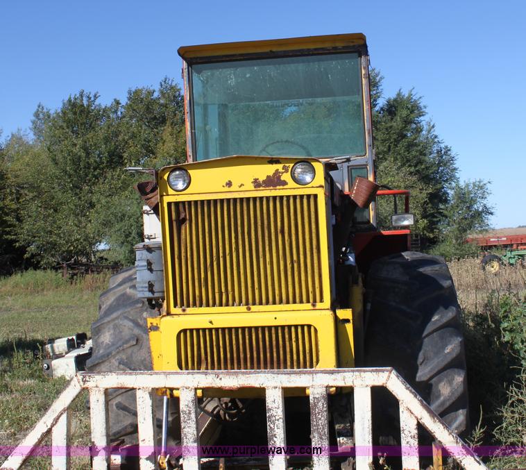 image for item B8520 1968 Versatile 4WD tractor