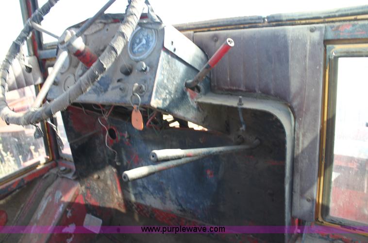 image for item B8520 1968 Versatile 4WD tractor