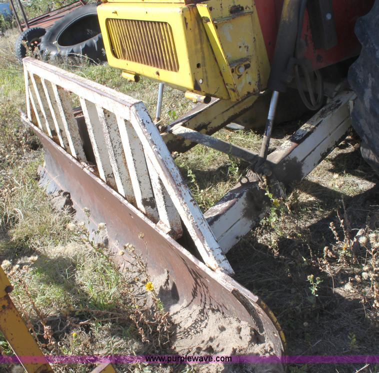 image for item B8520 1968 Versatile 4WD tractor