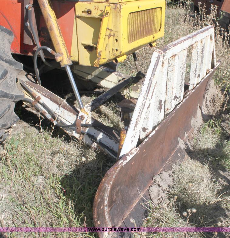 image for item B8520 1968 Versatile 4WD tractor