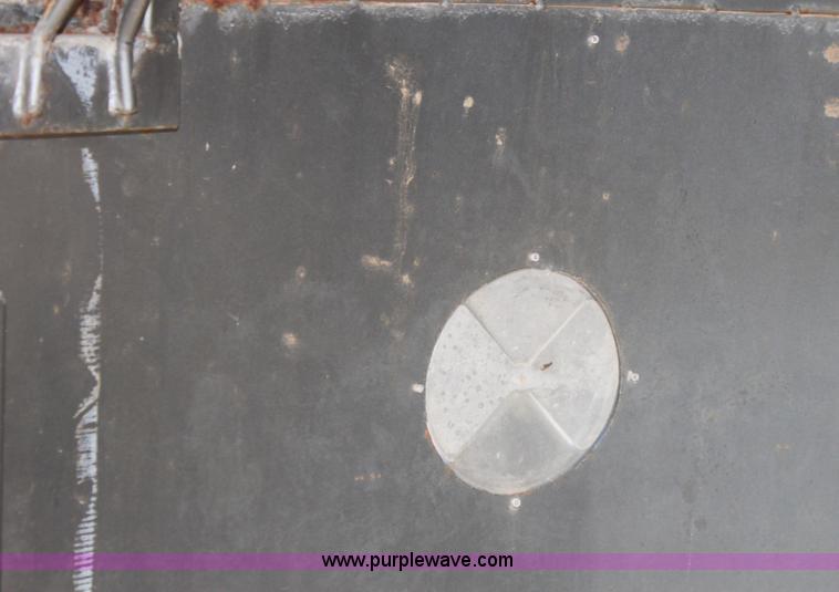 image for item B8560 1998 WW 18' tandem axle livestock trailer