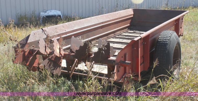 image for item B8584 New Holland 518 manure spreader