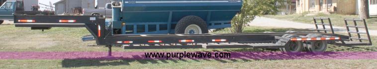 image for item B8627 1982 shop built combine/tractor/grain cart trailer