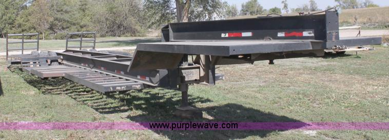 image for item B8627 1982 shop built combine/tractor/grain cart trailer