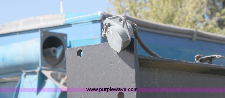 image for item B8627 1982 shop built combine/tractor/grain cart trailer