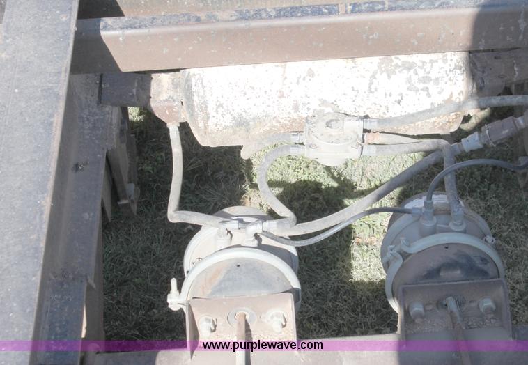 image for item B8627 1982 shop built combine/tractor/grain cart trailer