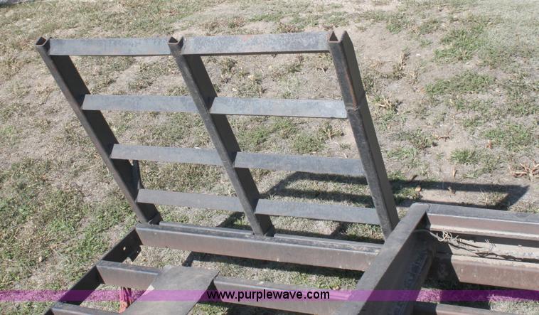 image for item B8627 1982 shop built combine/tractor/grain cart trailer