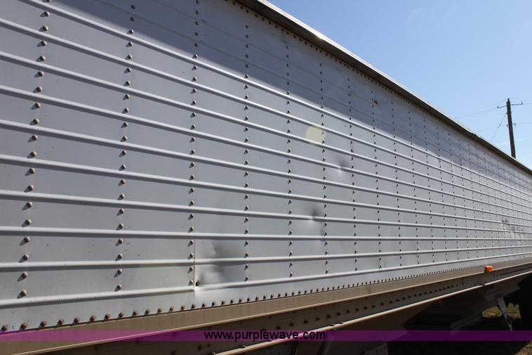 image for item B8629 1988 Wilson tandem axle grain trailer