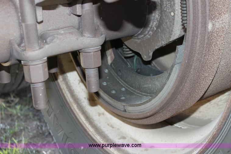 image for item B8629 1988 Wilson tandem axle grain trailer