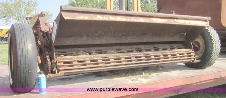 image for item C5090 New Holland 402 windrow crimper