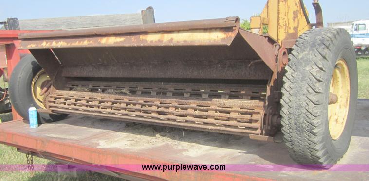 image for item C5090 New Holland 402 windrow crimper