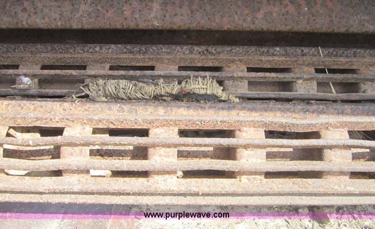 image for item C5090 New Holland 402 windrow crimper